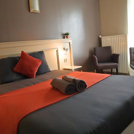 Studios & Appartements Confortables Au Centre De Bourbourg - Gare A Proximite Exterior photo
