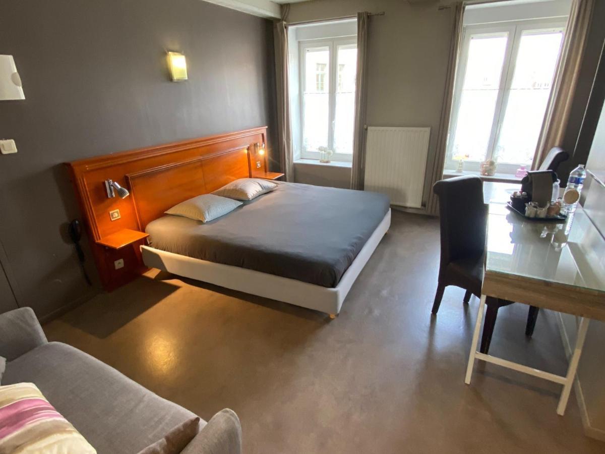 Studios & Appartements Confortables Au Centre De Bourbourg - Gare A Proximite Exterior photo