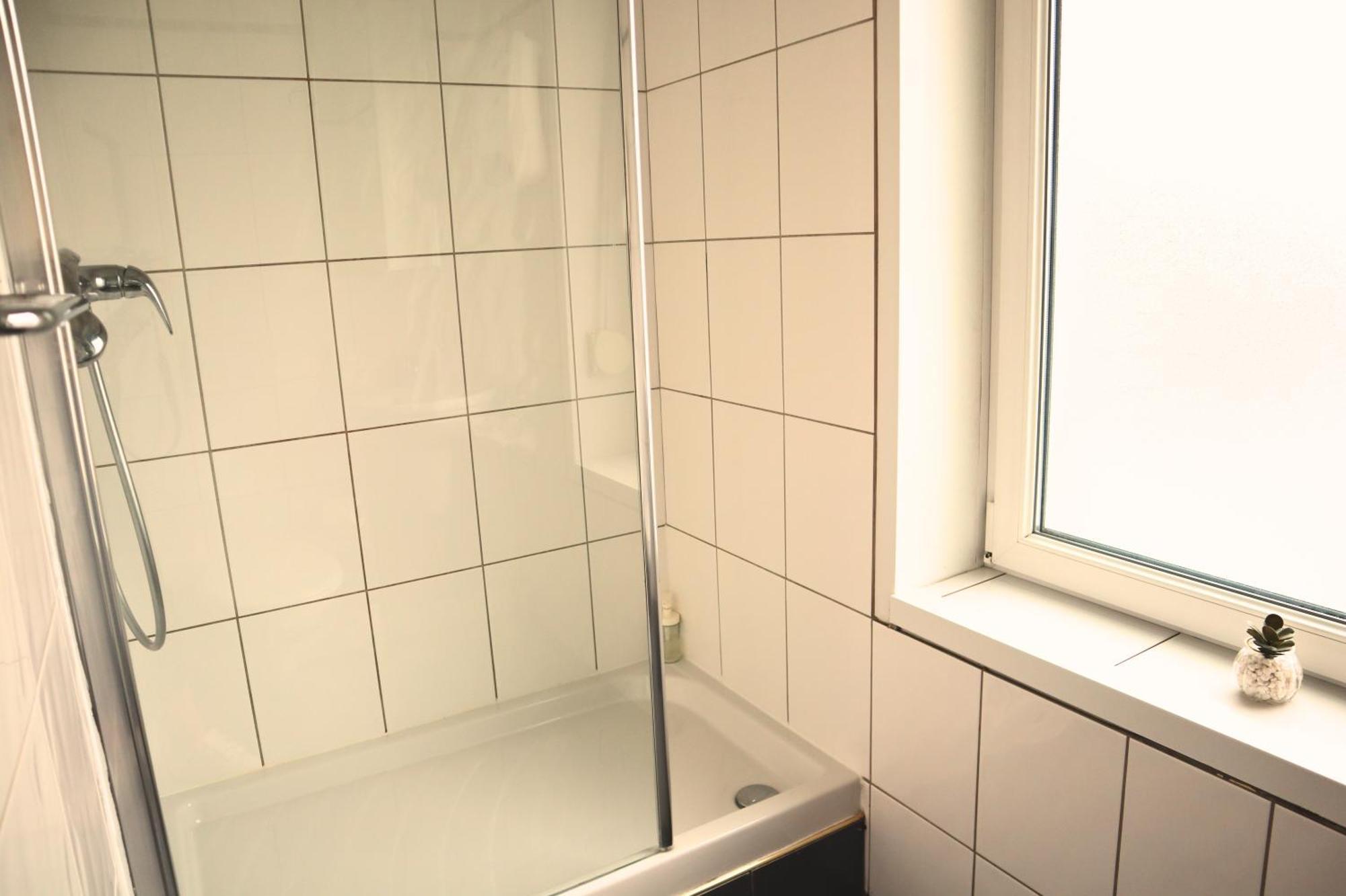 Studios & Appartements Confortables Au Centre De Bourbourg - Gare A Proximite Exterior photo