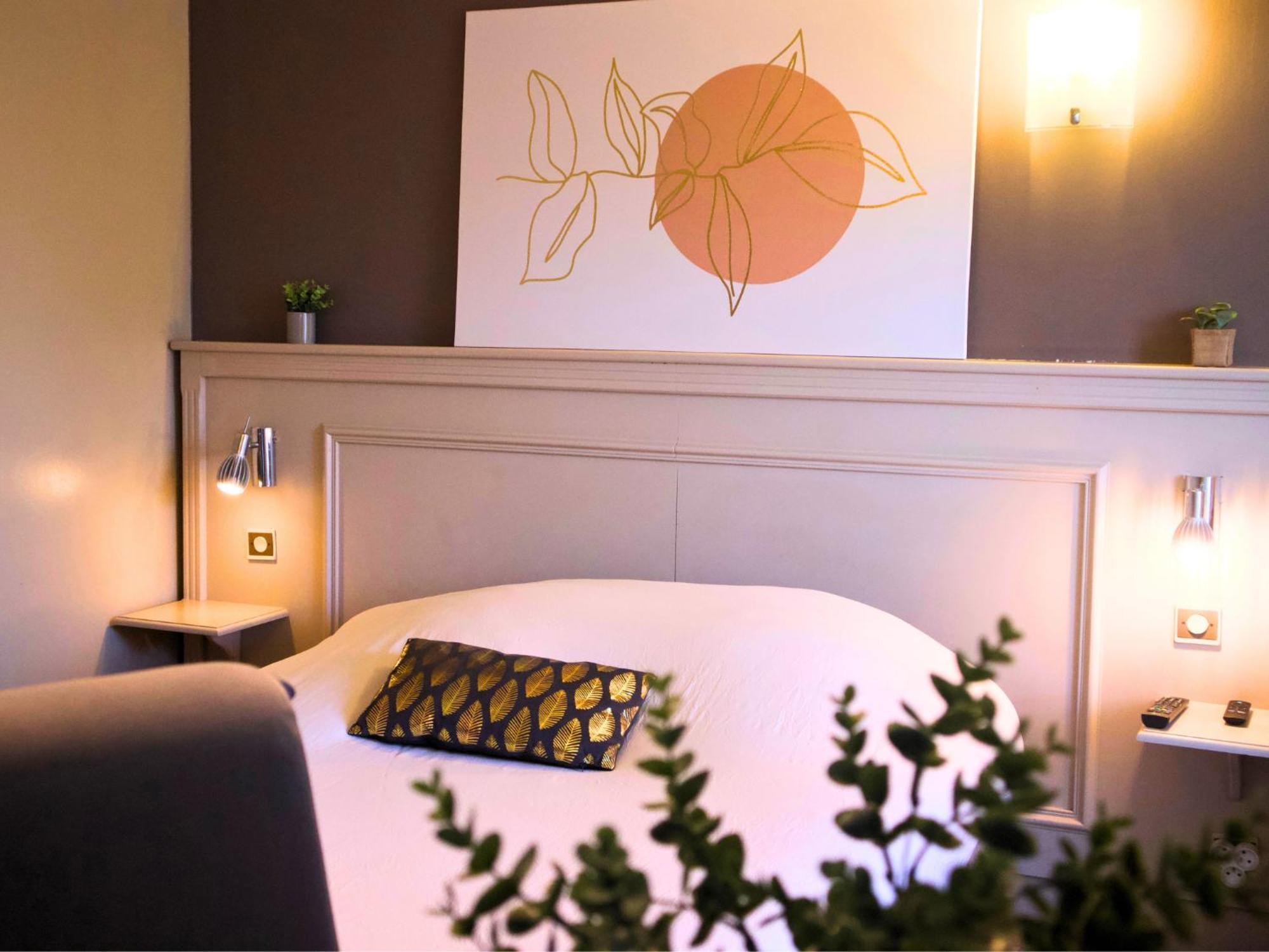 Studios & Appartements Confortables Au Centre De Bourbourg - Gare A Proximite Exterior photo